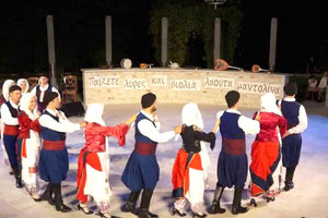 Με τον Ζορμπά στο παλιό Μεγάλο Κάστρο, πλούσια μουσικοχορευτική παράσταση