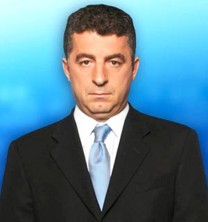 Γιώργος Καραϊβάζ