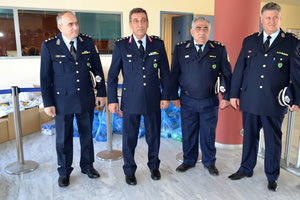 ΑΣΤΥΝΟΜΙΚΟΙ ΑΝΑΤΟΛΙΚΗΣ ΚΡΗΤΗΣ: Συγκέντρωσαν τρόφιμα για το “Χαμόγελο του Παιδιού”