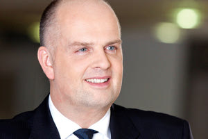 ο υπεύθυνος διεθνών σχέσεων TUI, του μεγαλύτερου tour operator της Ευρώπης, Τόμας Έλεμπεργκ.