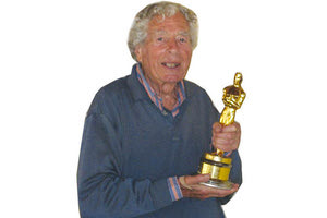 ΣΤΑ ΧΑΝΙΑ ΠΕΘΑΝΕ Ο ΒΡΑΒΕΥΜΕΝΟΣ ΜΕ ΟΣΚΑΡ ΓΙΑ ΤΟΝ “ΖΟΡΜΠΑ” ΚΙΝΗΜΑΤΟΓΡΑΦΙΣΤΗΣ ΓΟΥΟΛΤΕΡ ΛΑΣΑΛΙ