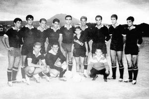 ΦΩΤΟ ΗΜΕΡΑΣ : Το παιδί-θαύμα του ελληνικού σινεμά στο γήπεδο του Εργοτέλη