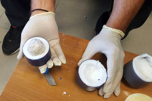 Μετέφεραν την ηρωίνη σε διακοσμητικά κεριά