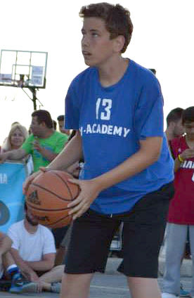 ΜΠΑΣΚΕΤ: Ο έφηβος της Αναγέννησης με τα 13 τρίποντα ΓΙΑΝΝΗΣ ΒΑΡΔΑΒΑΣ 