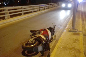 τροχαίο: μοτοσικλέτα  μετά την ανατροπή