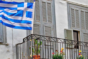 σημαία στο μπαλκόνι