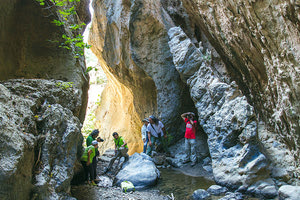Η ανεξέλεγκτη ρίψη των λυμάτων στο φαράγγι του Βενεράτου