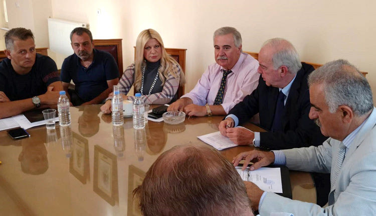 Συνάντηση για το επίμαχο θέμα της παράνομης λειτουργίας (άδειες) όσο και για τη χρήση των κοινόχρηστων χώρων.