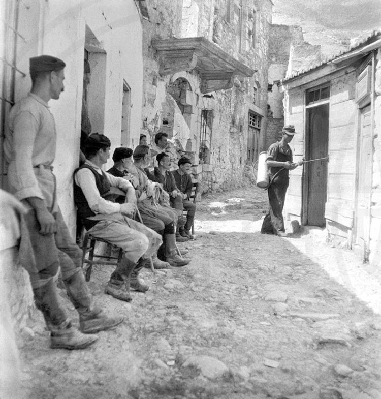 ΦΩΤΟ ΗΜΕΡΑΣ: Απολύμανση τώρα!