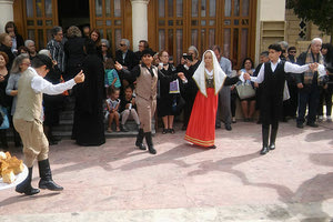 Θυρανοίξια στα Καμίνια