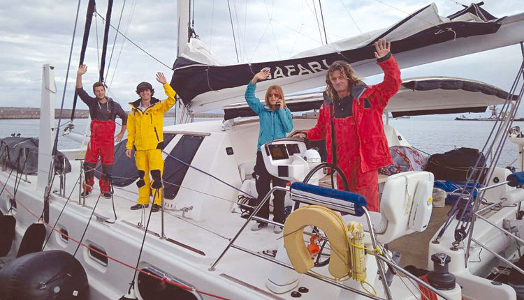 ΞΕΚΙΝΗΣΕ ΤΟ ΤΑΞΙΔΙ ΤΩΝ ΗΡΑΚΛΕΙΩΤΩΝ... SURVIVORS