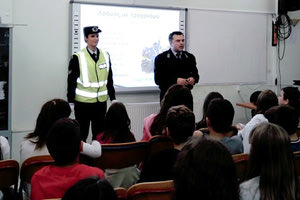 Oδική ασφάλεια: Ο Στέλιος Καρακούδης ενημερώνειο μαθητές σε δημοτικά σχολεία του Ηρακλείου