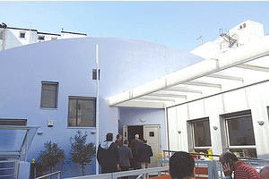 Παραδόθηκε, μεν, χωρίς αύλειο χώρο, δε, το 10ο Νηπιαγωγείο Ηρακλείου επί της οδού Μελιδονίου