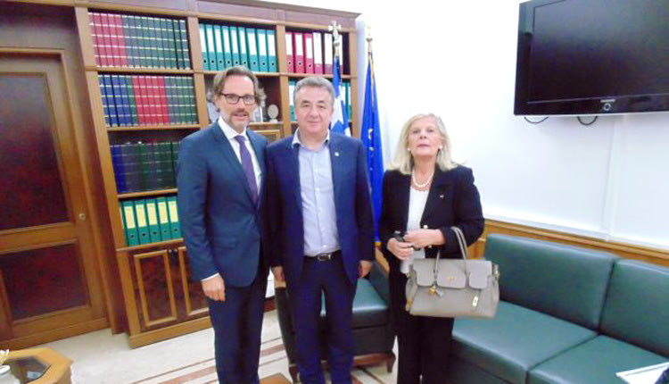 Τον περιφερειάρχη Κρήτης επισκέφθηκε χθες ο Γερμανός πρέσβης στην Ελλάδα Γενς Πλαίτνερ.