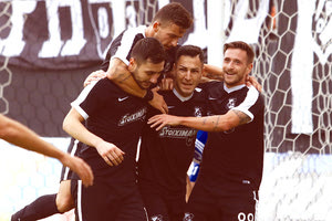 Οι σκόρερ του ΟΦΗ Παπαστεργιανός, Ορντέγκα και Χαντί πανηγυρίζουν μαζί με τον Κουτσιανικούλη