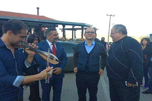 η από κοινού επίσκεψη στην Κρήτη των υπουργών Εξωτερικών Ελλάδας, Νίκου Κοτζιά και του Αλβανού ομόλογου του, Ντιτμίρ Μπουσάτι.