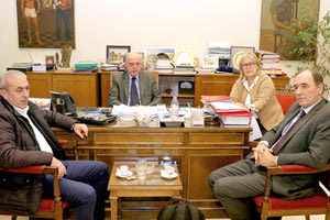 για τα αυθαίρετα δέχτηκε ο υπουργός Περιβάλλοντος και Ενέργειας Γιώργος Σταθάκης, στο πλαίσιο της συνάντησης που είχε στη Λότζια με τον δήμαρχο Ηρακλείου κ. Β.Λαμπρινό.