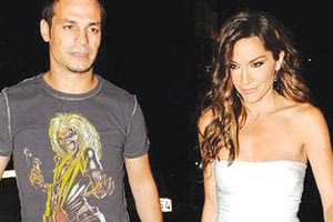 Ντέμης Νικολαΐδης