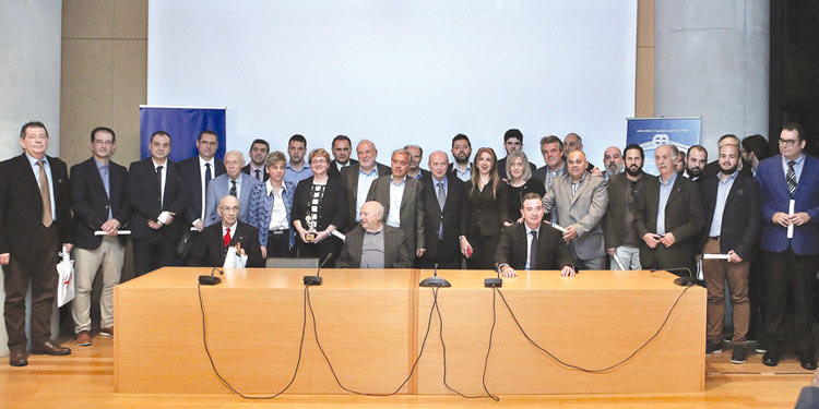 Τα μέλη του ΠΣΑΤ στα οποία απονεμήθηκαν χθες τα ΑΘλητικά Δημοσιογραφικά Βραβεία