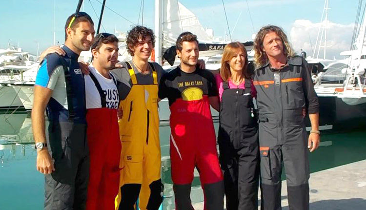 Το πρώτο δεκαήμερο των έξι μέσα στο καταμαράν