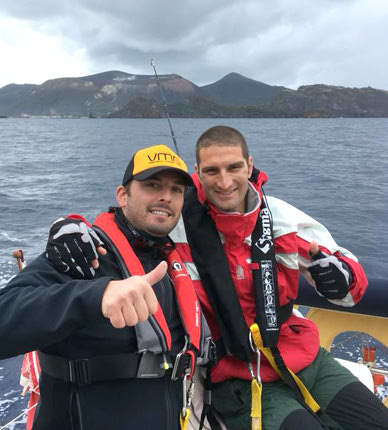 Το πρώτο δεκαήμερο των έξι μέσα στο καταμαράν