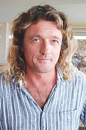 Ο κυβερνήτης του καταμαράν, Γιώργος Νικολαΐδης 