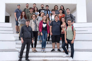 Ο δρ. Γ. Ταλιανίδης με τους φοιτητές Ιατρικής από το πανεπιστήμιο της Ουγγαρίας