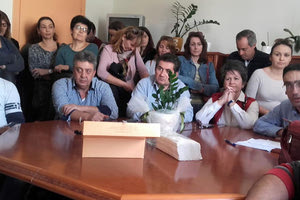 Παράσταση διαμαρτυρίας στη ΔΥΠΕ Κρήτης πραγματοποίησαν οι εργαζόμενοι των νοσοκομείων