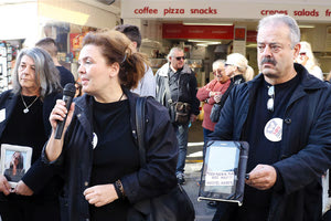 Συγγενείς των θυμάτων τίμησαν και στο Ηράκλειο τη μνήμη των θυμάτων τροχαίων