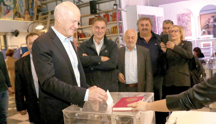 Και ο Γ. Παπανδρέου ψήφισε στο εκλογικό τμήμα της οδού Ανδρόγεω