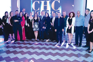 Η έμπειρη ομάδα των ανθρώπων της Chnaris Hotels