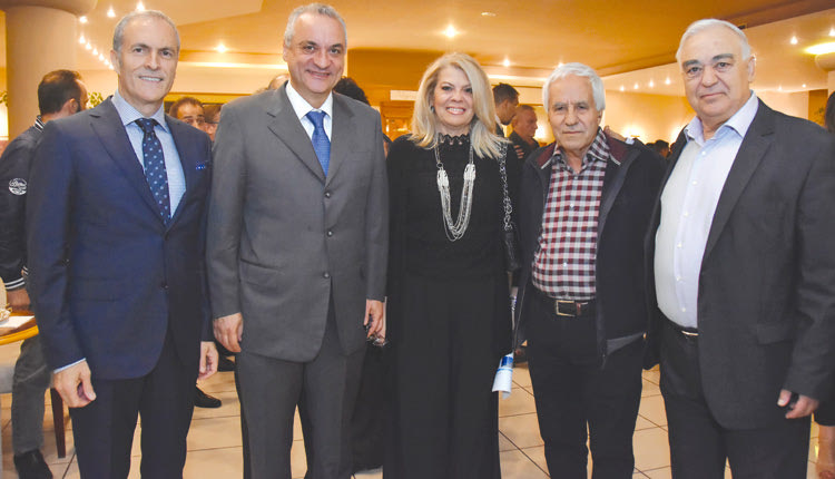  Chnaris Hotels: Oι κ.κ. Ζαχαρίας Χνάρης, Μανόλης Κεφαλογιάννης, Ριρίκα Δεικτάκη, Κώστας Επανωμεριτάκης, Γιώργος Δεικτάκης