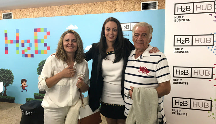 Η Μαρία Παπαδάκη  με τους γονείς της