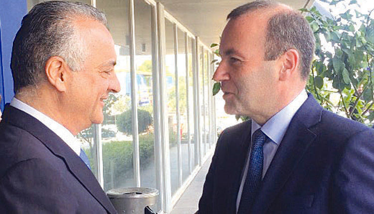 O προέδρος της ΚΟ του Ευρωπαϊκού Λαϊκού Κόμματος Μάνφρεντ Βέμπερ για τους γαλάζιους ευρωβουλευτές.