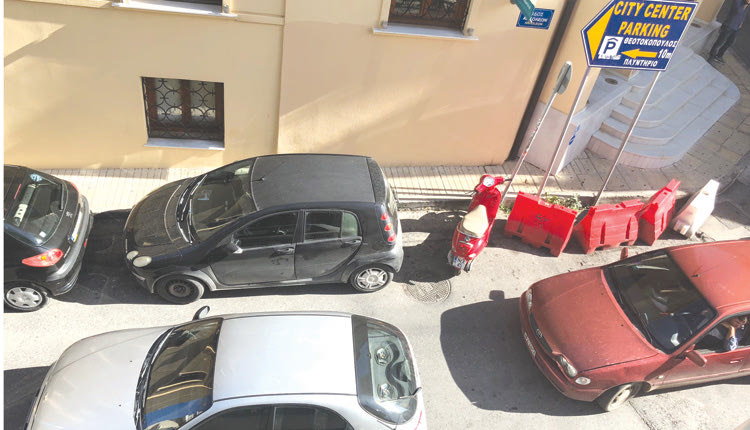 κυκλοφοριακό χάος στο κέντρο της πόλης. Λίγο τα έργα, λίγο η “Μαύρη Παρασκευή”