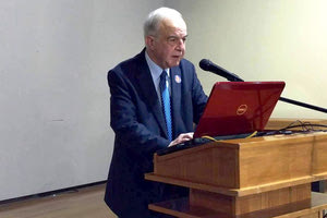 Ο δήμαρχος Ηρακλείου κ. Β. Λαμπρινός