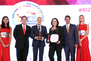 CHNARIS HOTEL MANAGEMENT: Βράβευση Eπιχειρηματικής Aριστείας στο Ντουμπάι