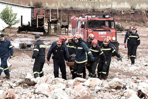 Στους 23 νεκρούς ανέρχεται ο τραγικός απολογισμός από τις φονικές πλημμύρες στη Δυτική Αττική