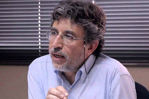 ο Καθηγητής του Εθνικού Καποδιστριακού Πανεπιστημίου Αθηνών και Κοσμήτορα της Σχολής Πολιτικής Επιστήμης και Δημόσιας Διοίκησης, Μιχάλης Σπουρδαλάκης.