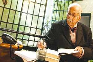 Ο Ευτύχιος Αλεξανδράκης, ο κρητικής καταγωγής παλαιότερος έμπορος της Αθήνας, η εμβληματική μορφή της Ερμού