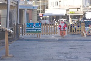 Έκαναν απροσπέλαστη την πλατεία