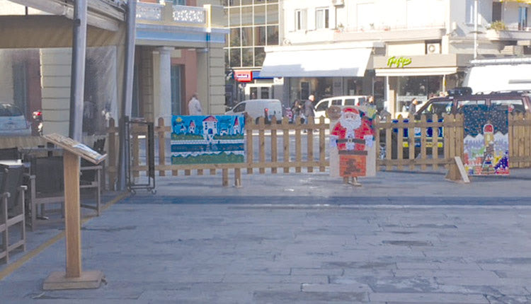 Έκαναν απροσπέλαστη την πλατεία