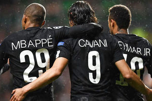 στο Τσάμπιονς Λιγκ η Παρί με τους Εμπαπέ, Καβάνι και Νεϊμάρ