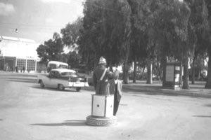 ΦΩΤΟ ΗΜΕΡΑΣ : Η βαρέλα στην πλατεία Ελευθερίας