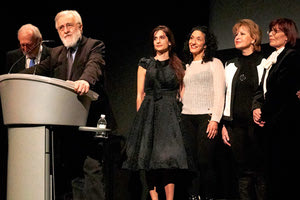 Από αριστερά́ οι James DeMetro, Γιά́ννης Σμαραγδή́ς, Μαρίνα Καλογήρου, Anthoula Katsimatides, Olga Bornozi, Ελένη Σμαραγδή́ (Φωτογραφία Νίκος Κουστένης)