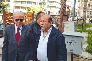 Την άμεση παρέμβαση του δημάρχου Ηρακλείου ζήτησαν οι κάτοικοι και οι επιχειρηματίες της πλατείας Κορνάρου