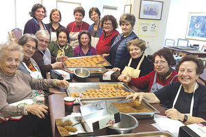 ΤΟ ΣΩΜΑ ΕΛΛΗΝΙΔΩΝ ΟΔΗΓΩΝ ΕΦΤΙΑΞΕ 300 ΚΙΛΑ ΚΟΥΡΑΜΠΙΕΔΕΣ ΚΑΙ ΜΕΛΟΜΑΚΑΡΟΝΑ