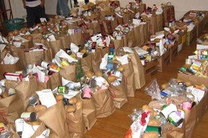 Τρόφιμα σε συμπολίτες μας που τα έχουν ανάγκη θα μοιράσουν τα μέλη της “Κίτρινης Αποστολής” στο “Galaxy”