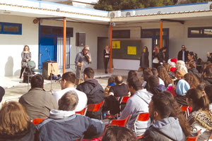 ο Γιώργος Τσιχλάκης στη χριστουγεννιάτικη γιορτή του Εργαστηρίου Ειδικής Επαγγελματικής Εκπαίδευσης και Κατάρτισης Ηρακλείου και του Ενιαίου Ειδικού Επαγγελματικού Γυμνάσιου – Λυκείου Ηρακλείου