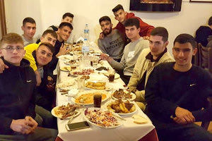 οικογενειακό δείπνο των Νέων Εργοτέλη